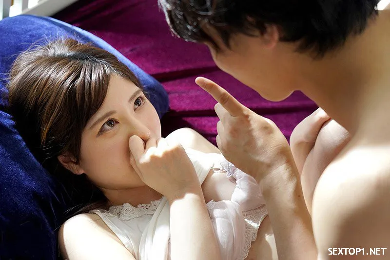 Dẫn bạn về nhà, bị bạn xxx luôn bà xã của mình
